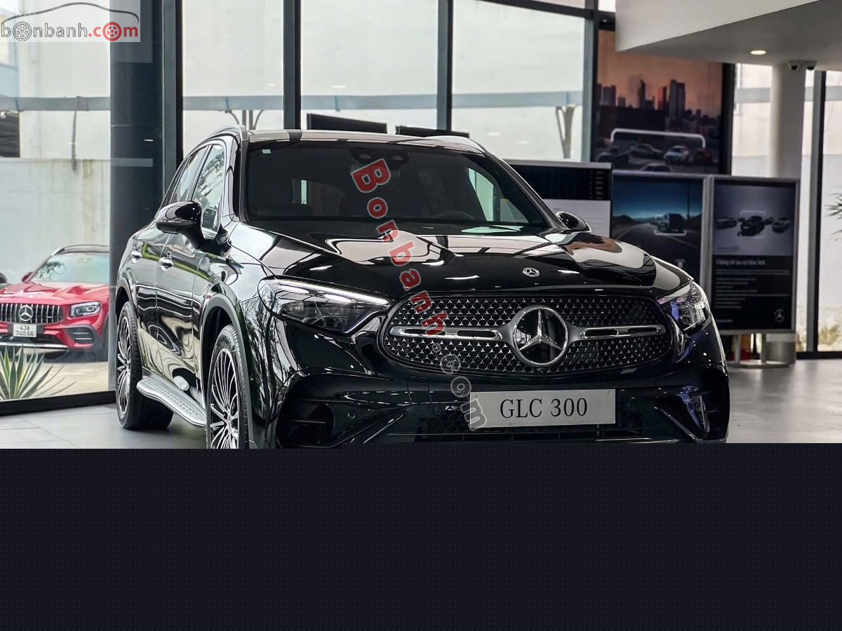 2025 Mercedes-Benz GLC 300 4Matic