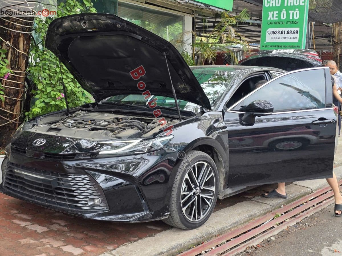 2025 Toyota Camry 2.5 HEV Top