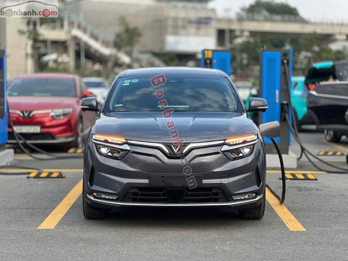 2023 VinFast VF8 Eco AWD