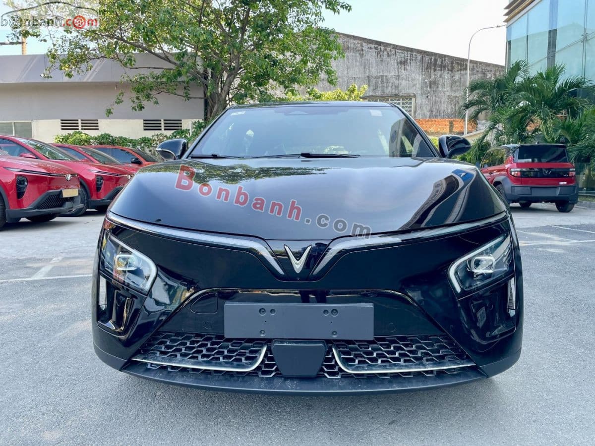 2026 VinFast VF7 Plus