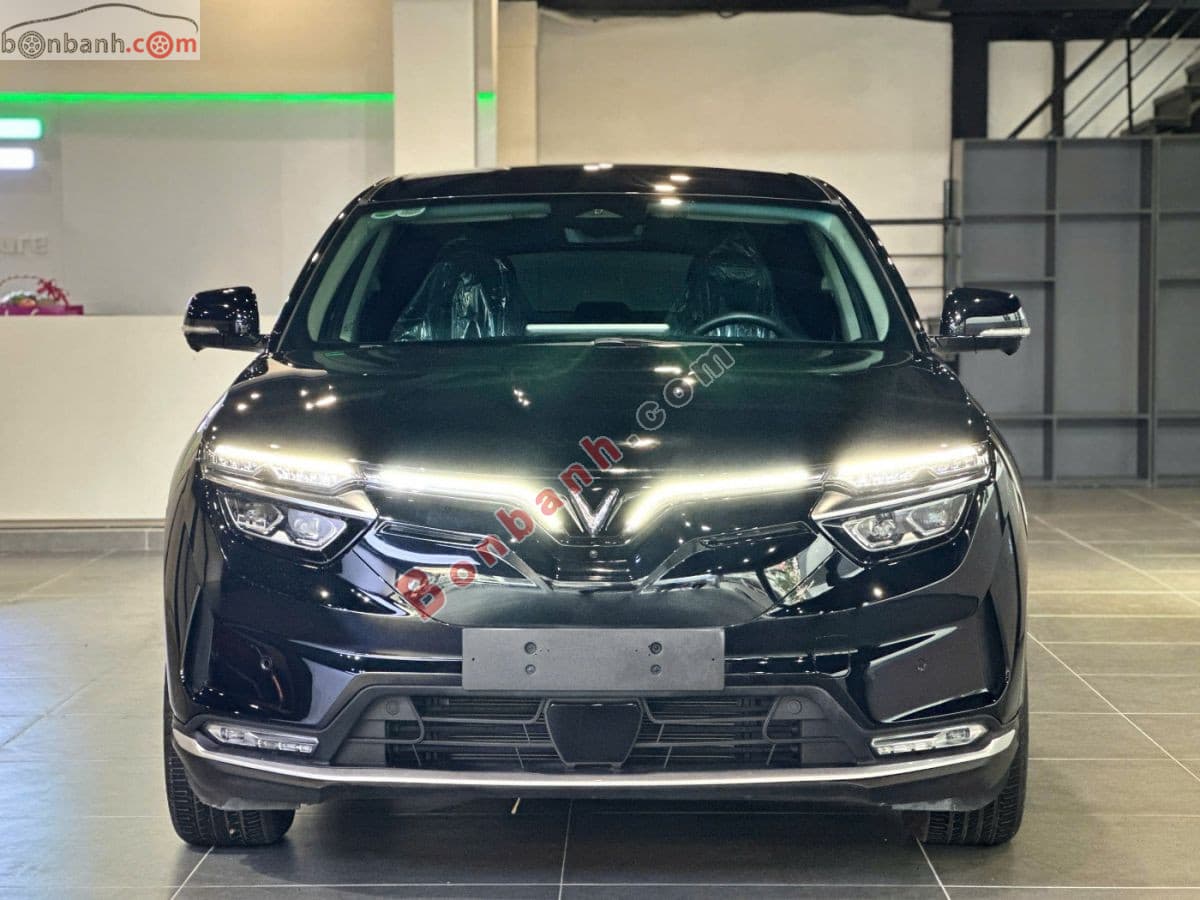 2023 VinFast VF8 Eco AWD