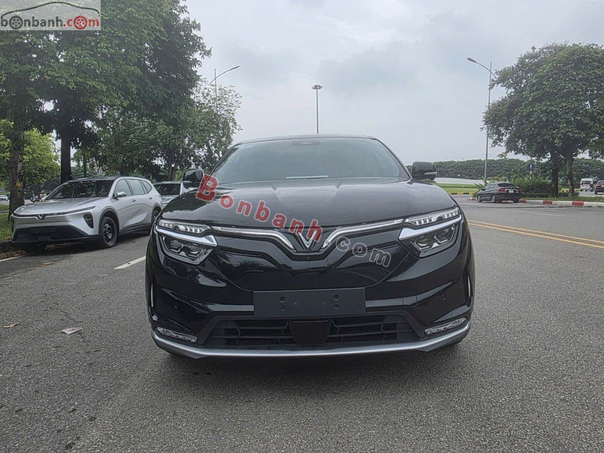 2023 VinFast VF8 Eco AWD