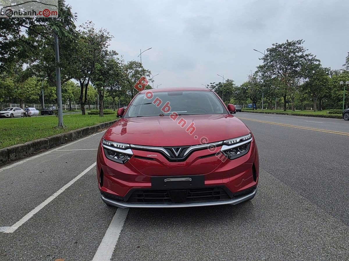 2023 VinFast VF8 Eco AWD