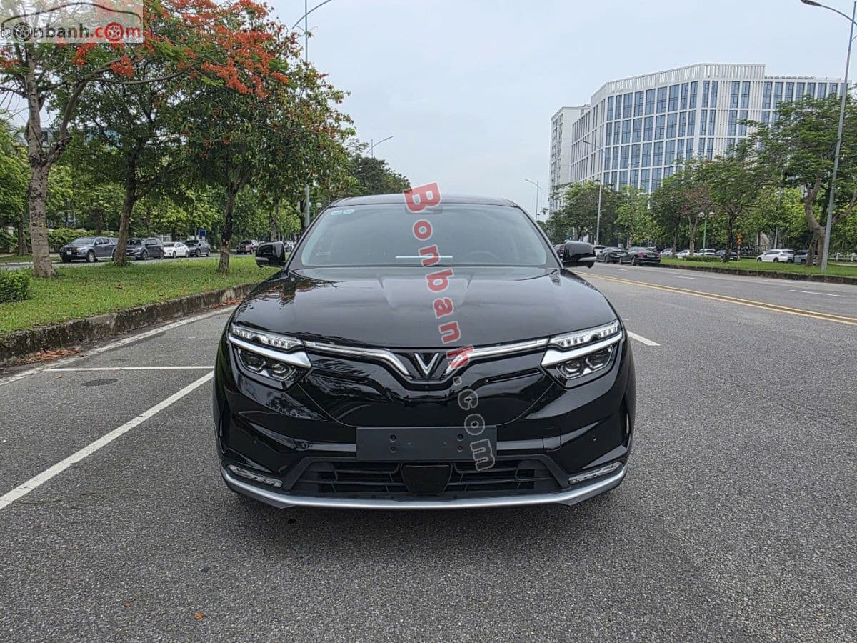 2023 VinFast VF8 Eco AWD