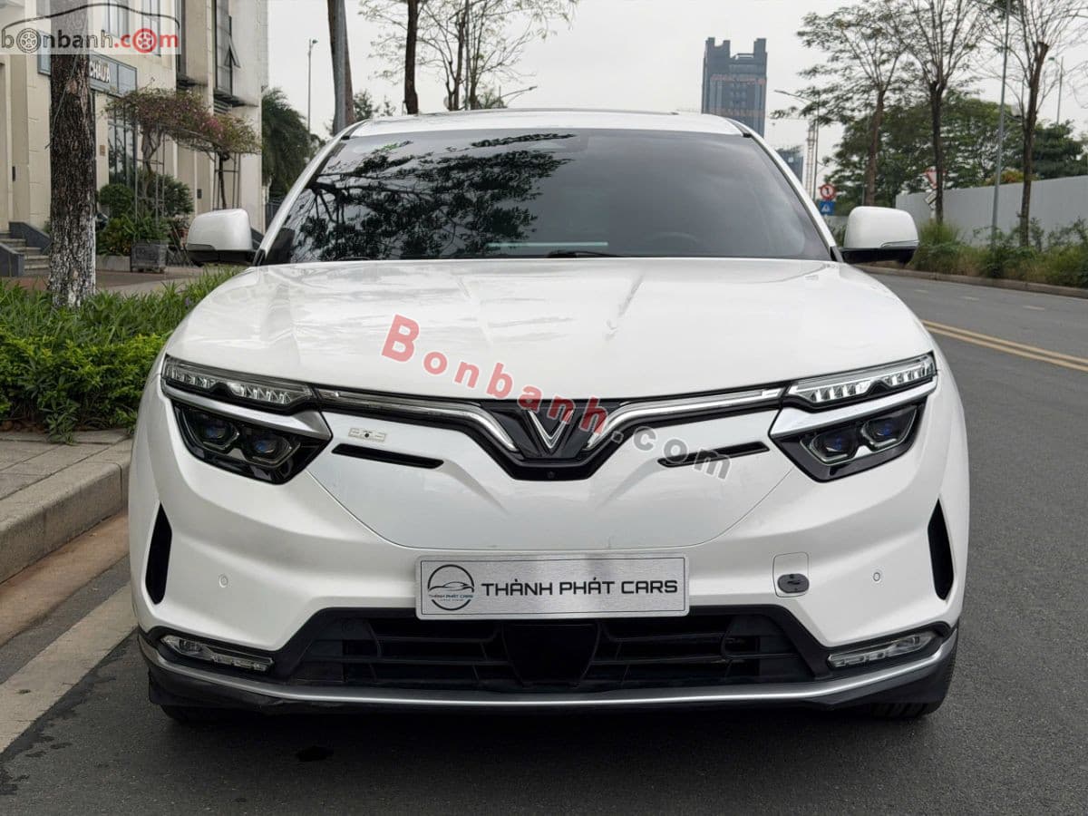 2022 VinFast VF8 Plus AWD - Image 1