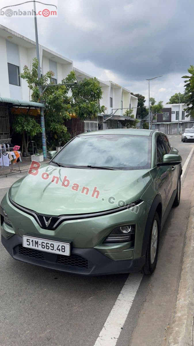 2025 VinFast VF6 Eco