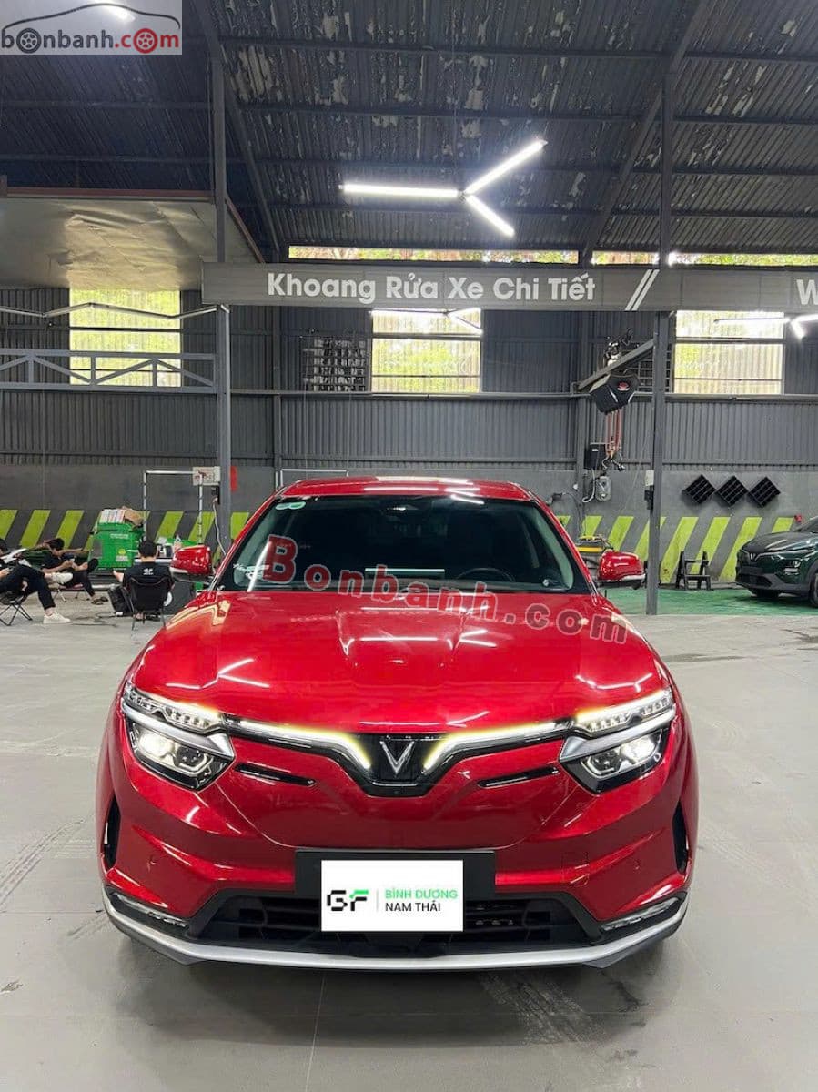 2023 VinFast VF8 Eco AWD