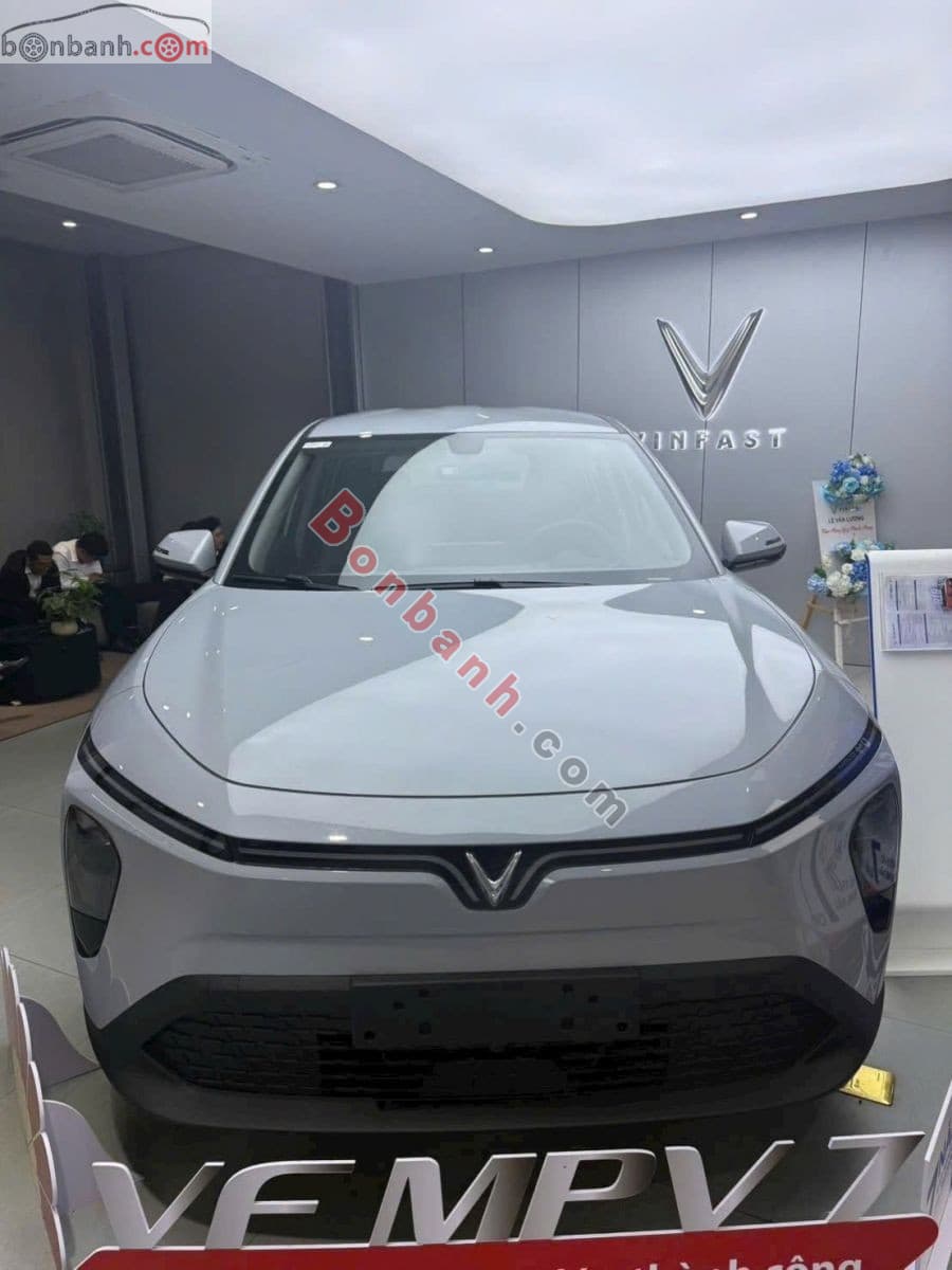 2026 VinFast VF MPV 7 AT