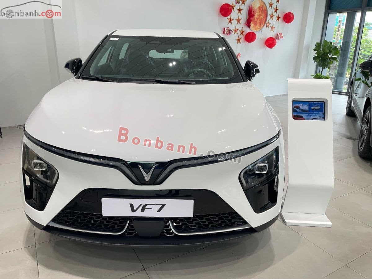 2026 VinFast VF7 Eco