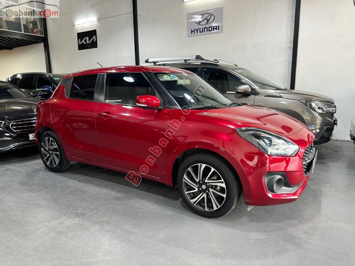 2023 Suzuki Swift GLX 1.2 AT - Image 1