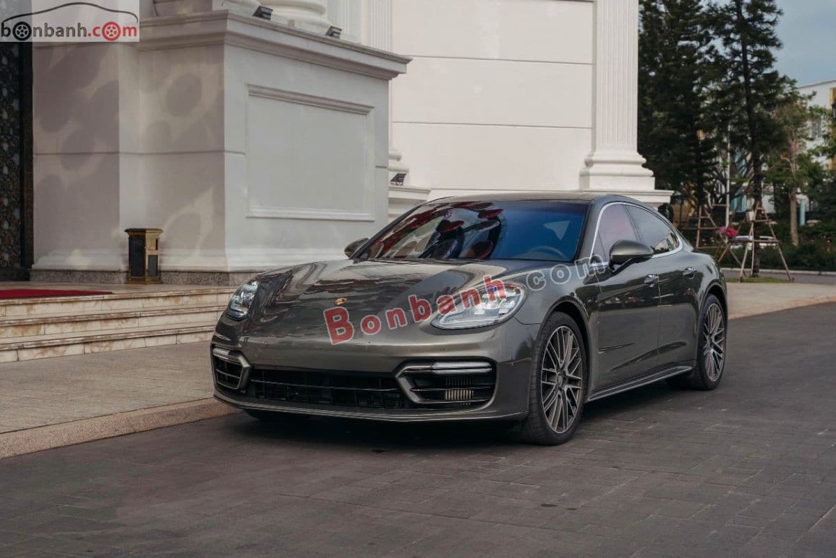 2022 Porsche Panamera 4