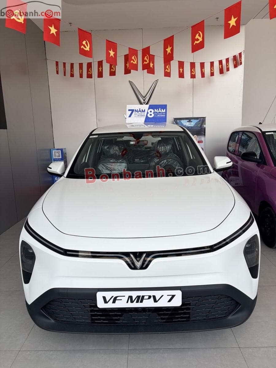 2026 VinFast VF MPV 7 AT