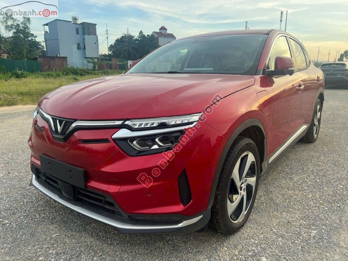 2022 VinFast VF8 Eco AWD