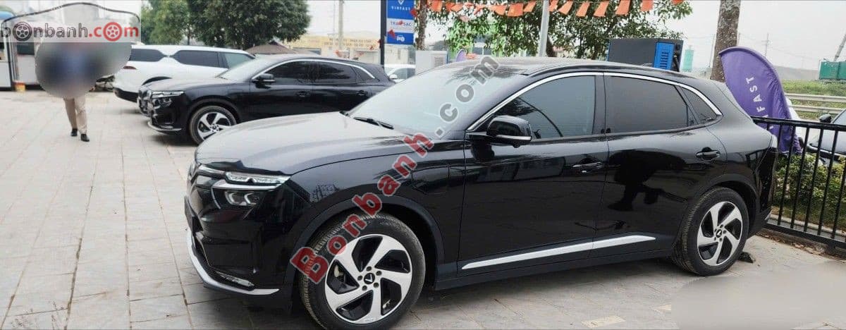 2023 VinFast VF8 Eco AWD