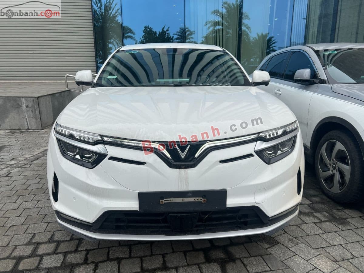 2023 VinFast VF8 Eco AWD