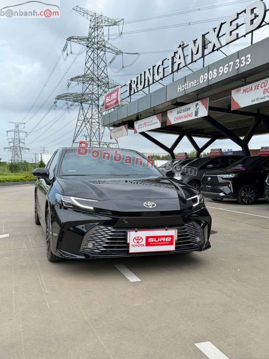 2025 Toyota Camry 2.5 HEV Top