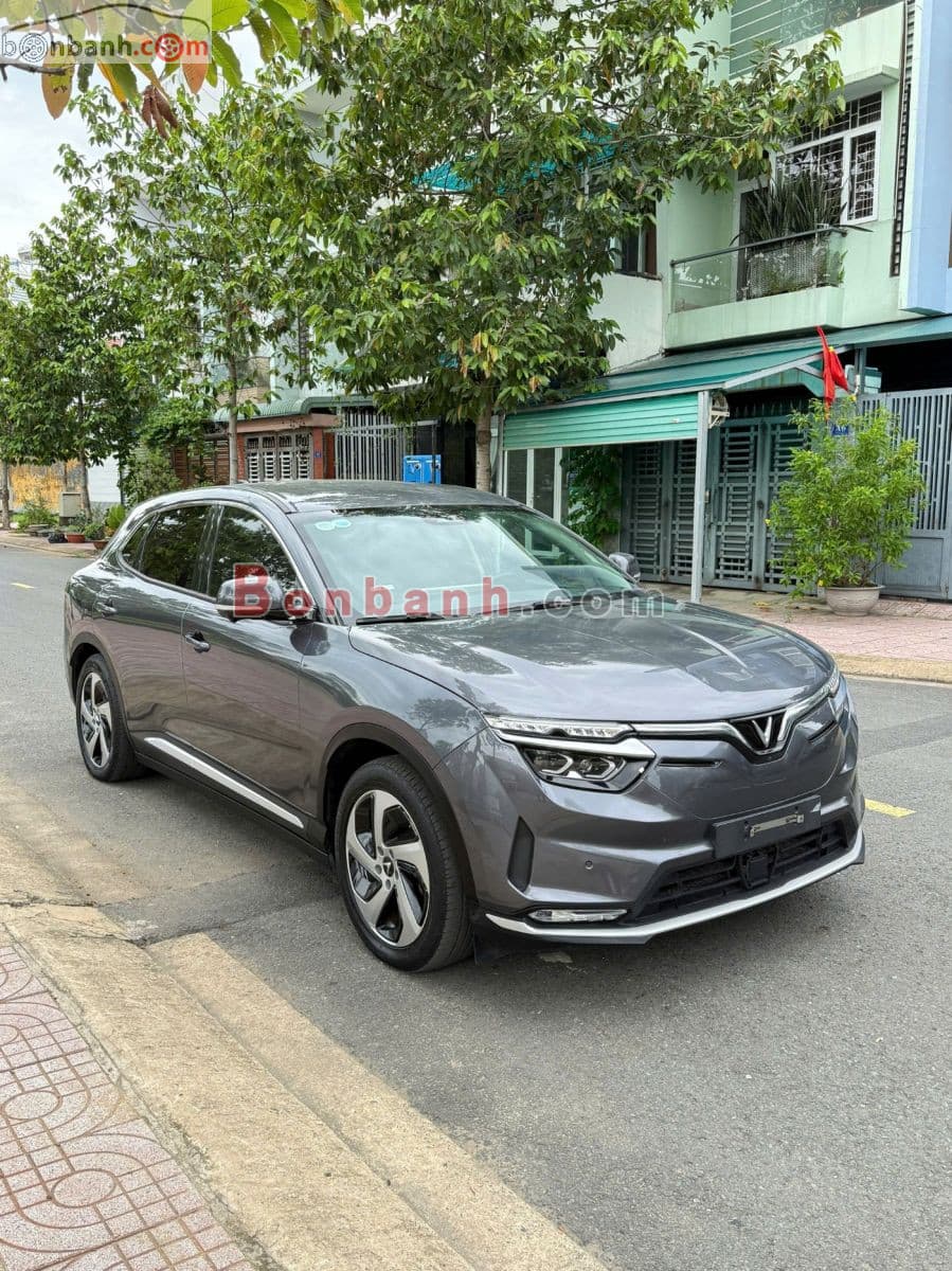 2023 VinFast VF8 Eco AWD