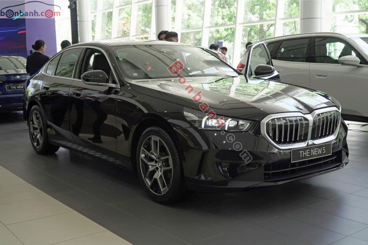 2026 BMW 5 Series 520i Premium