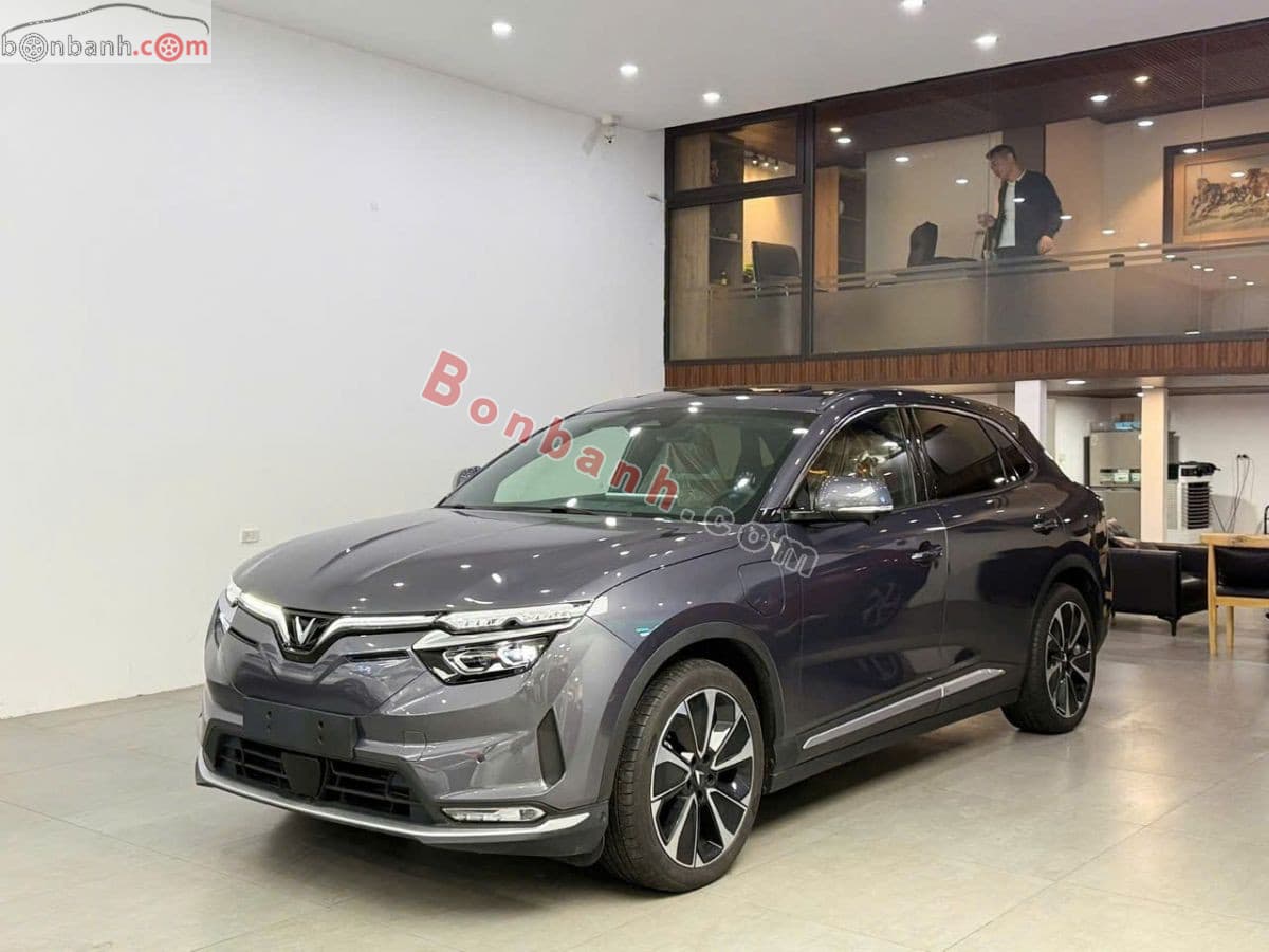 2023 VinFast VF8 Plus AWD - Image 1