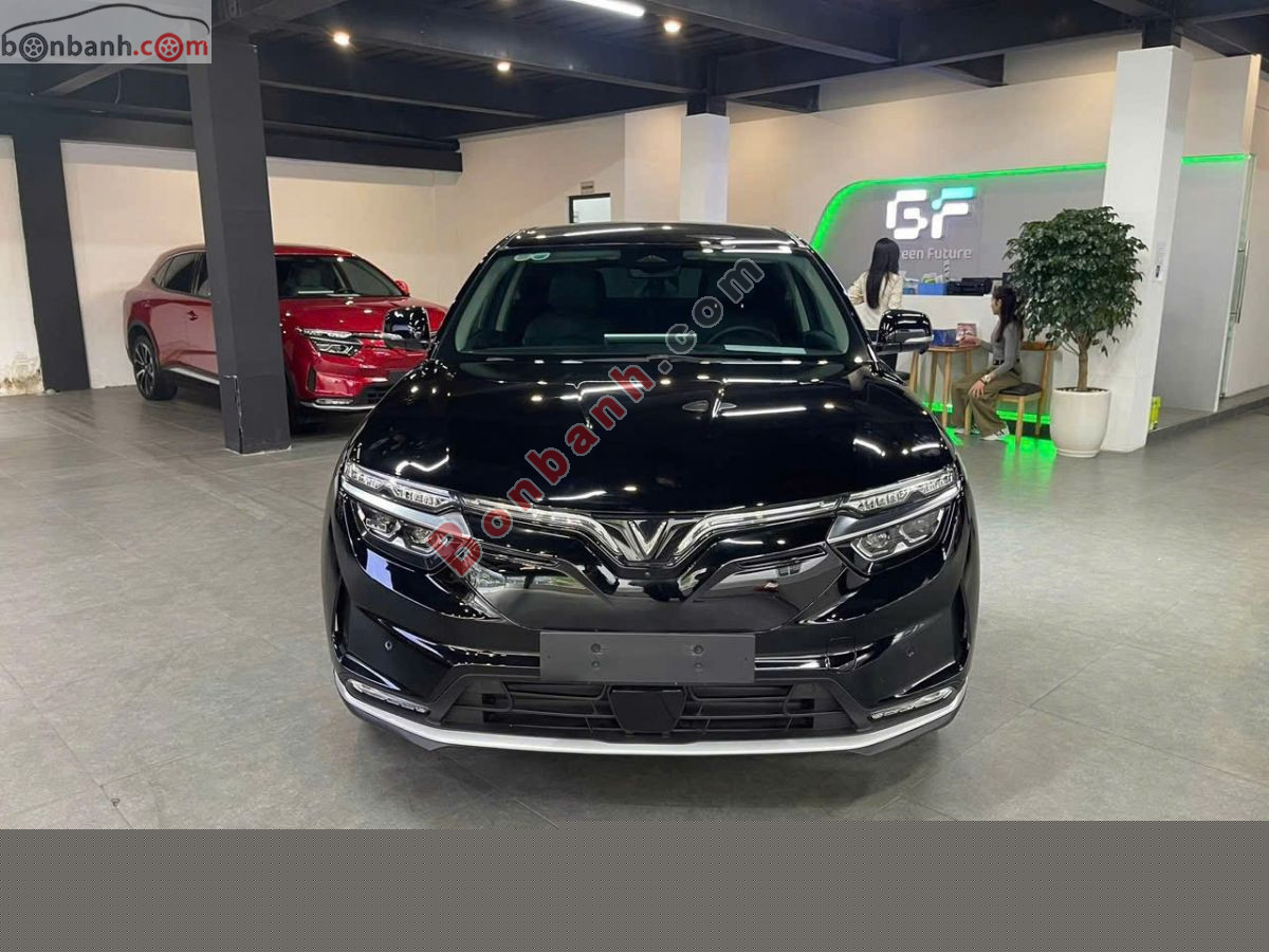 2023 VinFast VF8 Eco AWD