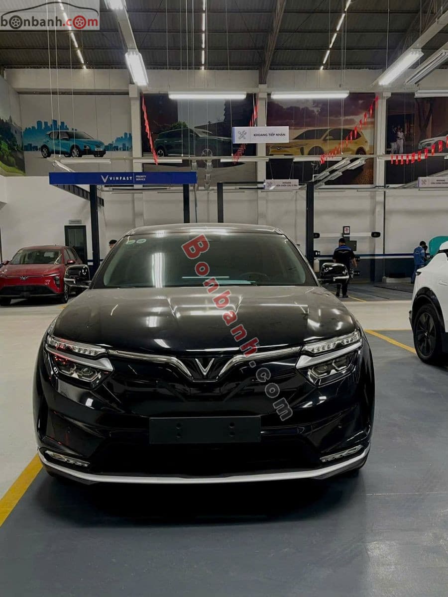 2023 VinFast VF8 Eco AWD