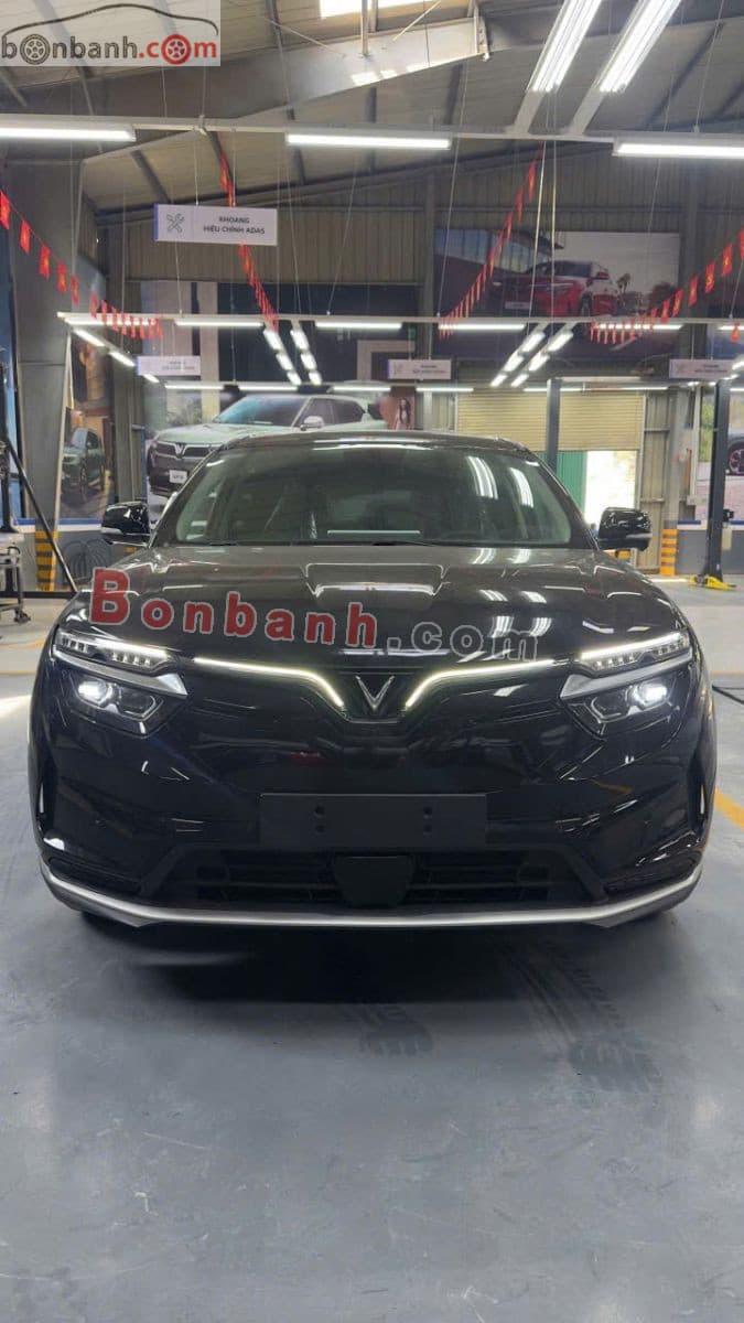2024 VinFast VF8 S