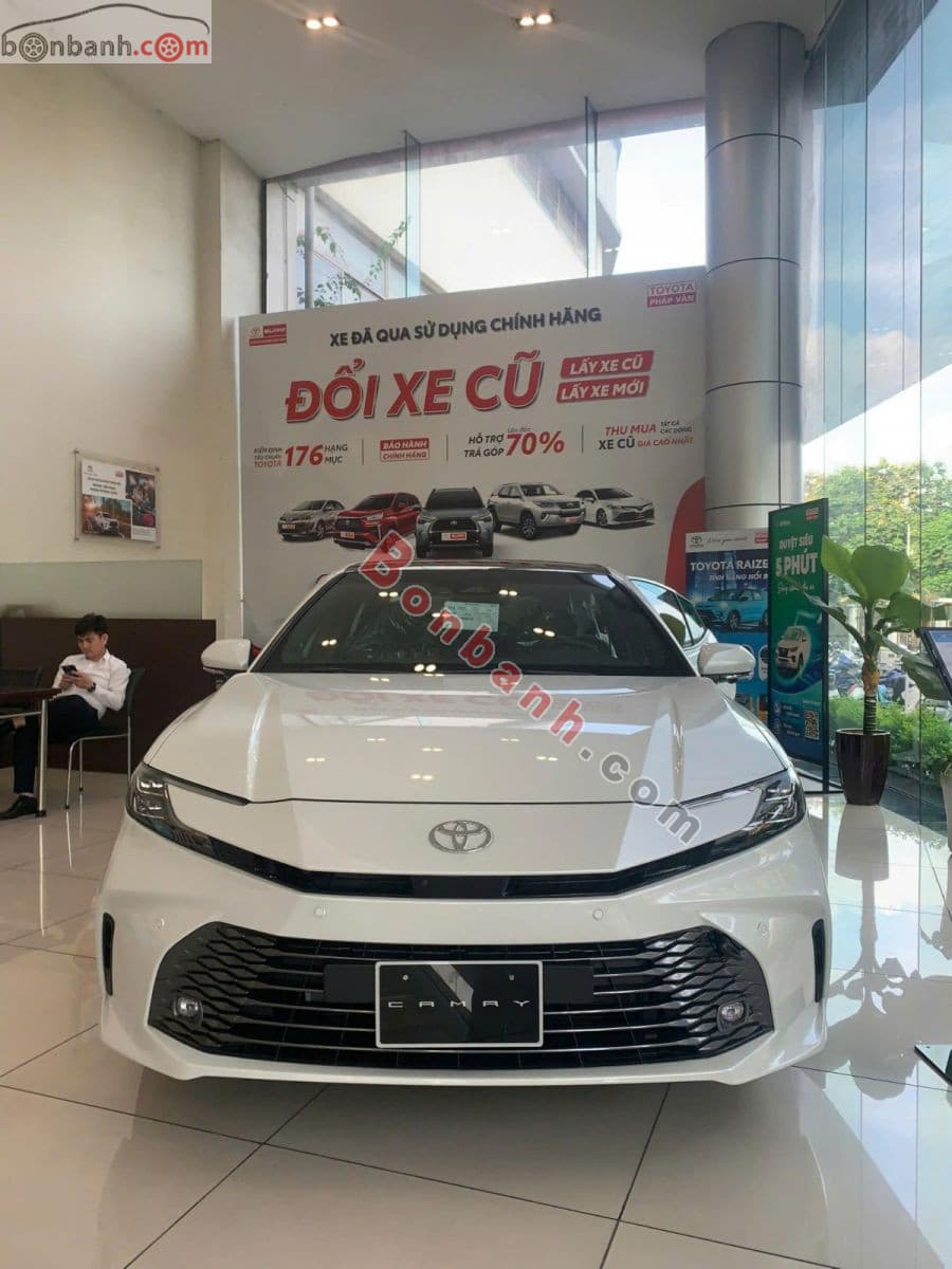 2026 Toyota Camry 2.5 HEV Top - Image 1