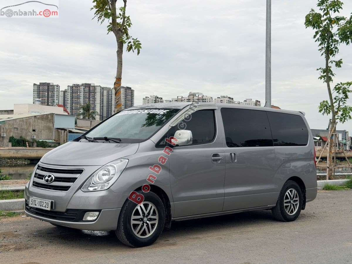 2016 Hyundai Grand Starex 2.5 MT