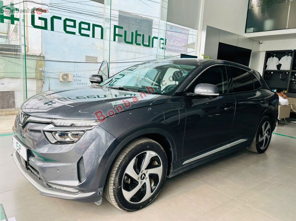 2023 VinFast VF8 Eco AWD