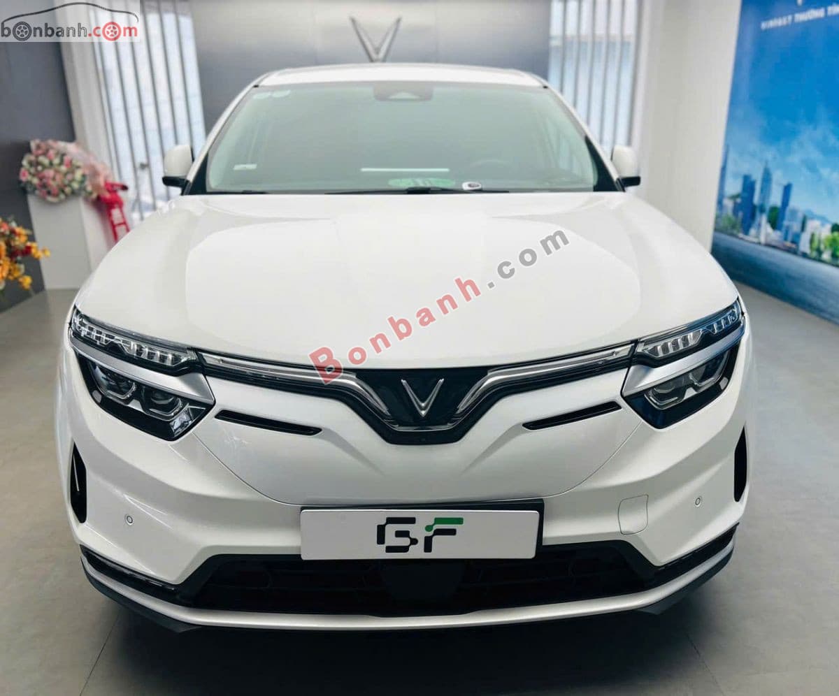 2023 VinFast VF8 Eco AWD