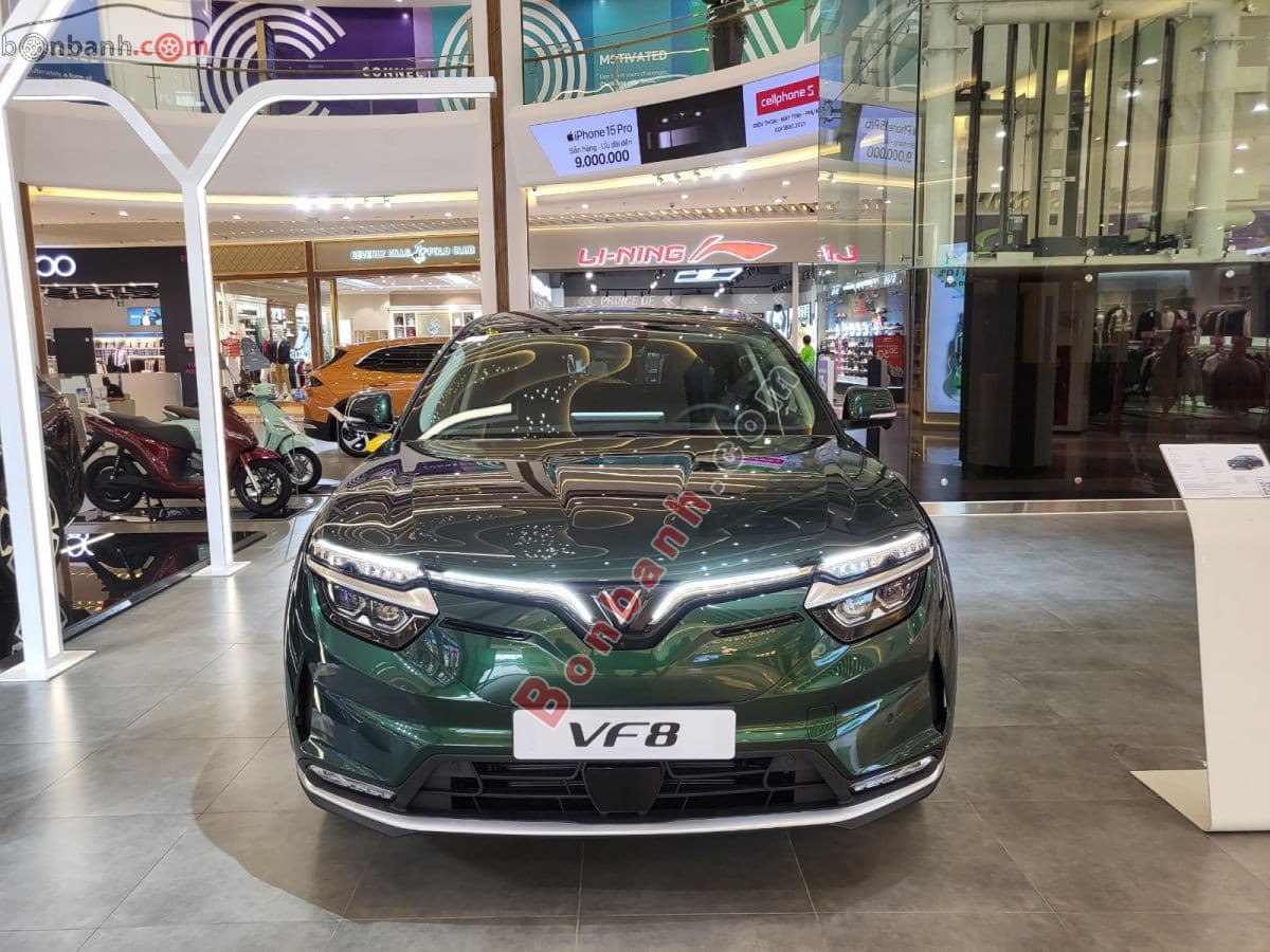 2026 VinFast VF8 Eco