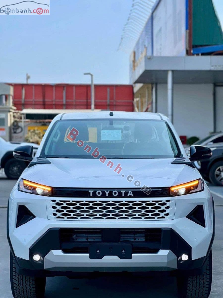 2026 Toyota Hilux Pro 2.8L 4x2 AT