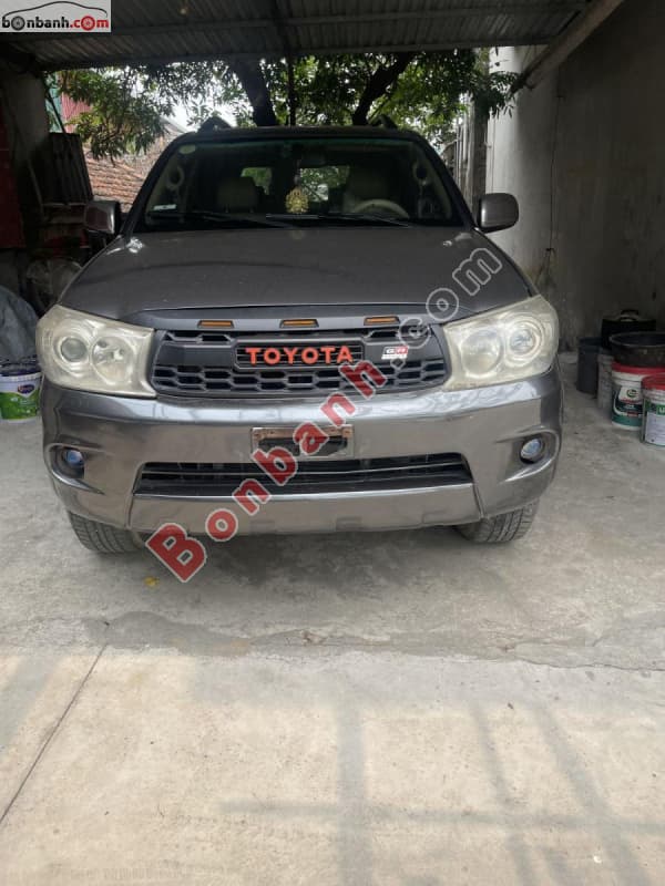 2011 Toyota Fortuner 2.5G