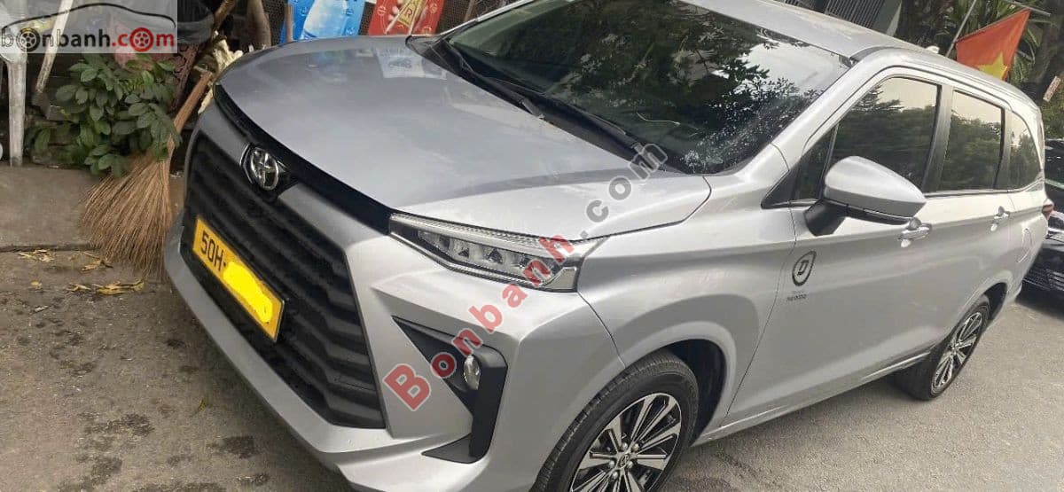 2024 Toyota Avanza Premio 1.5 AT - Image 1