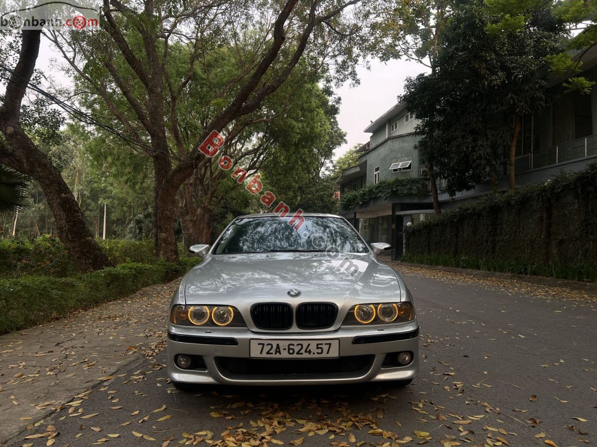 2002 BMW 5 Series 525i