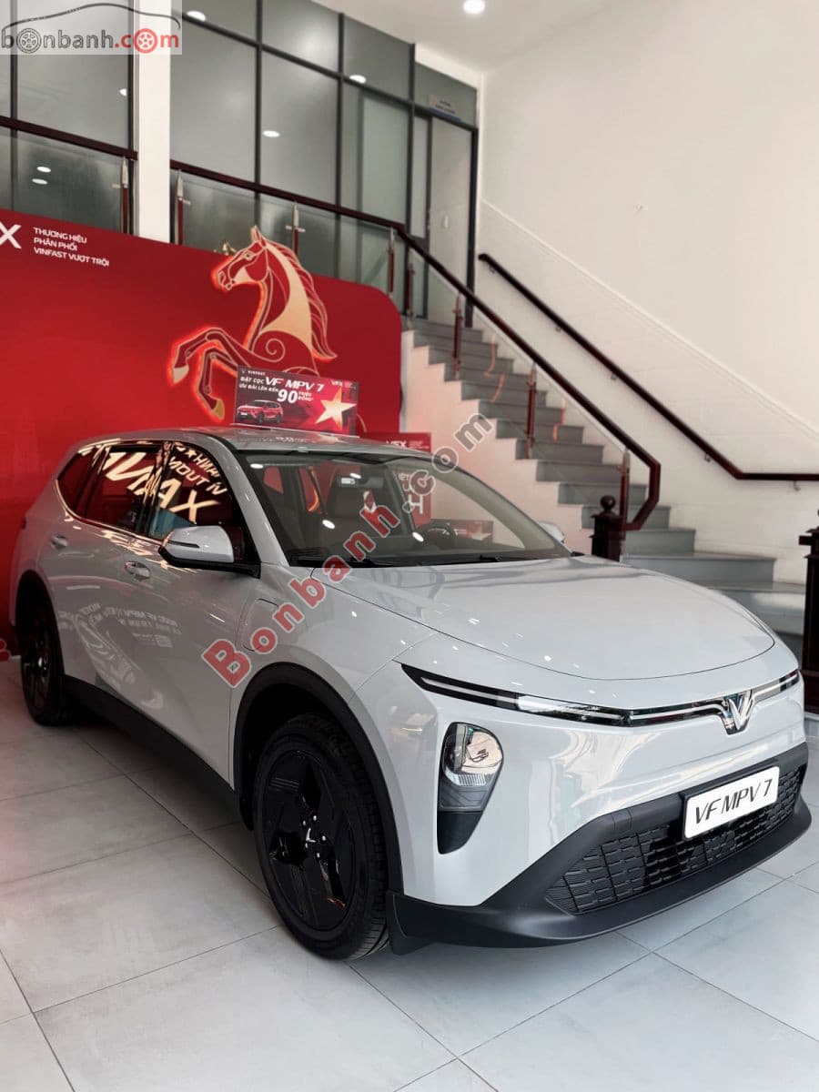 2026 VinFast VF MPV 7 AT