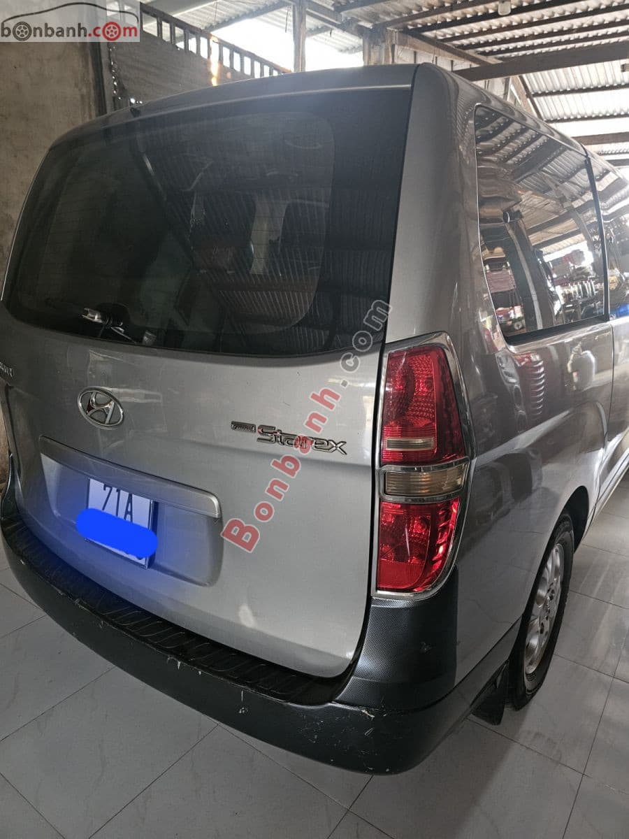 2011 Hyundai Grand Starex 2.4 MT