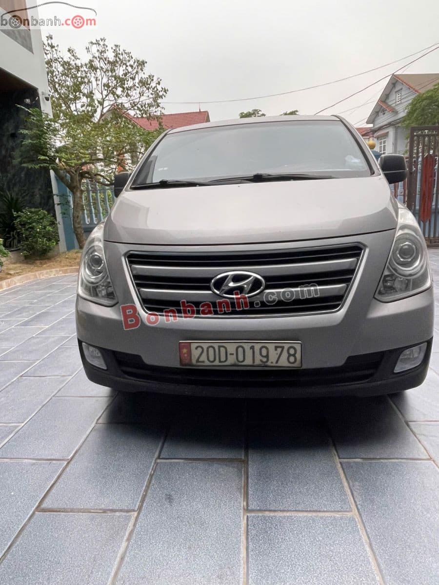2016 Hyundai Grand Starex Van 2.5 MT