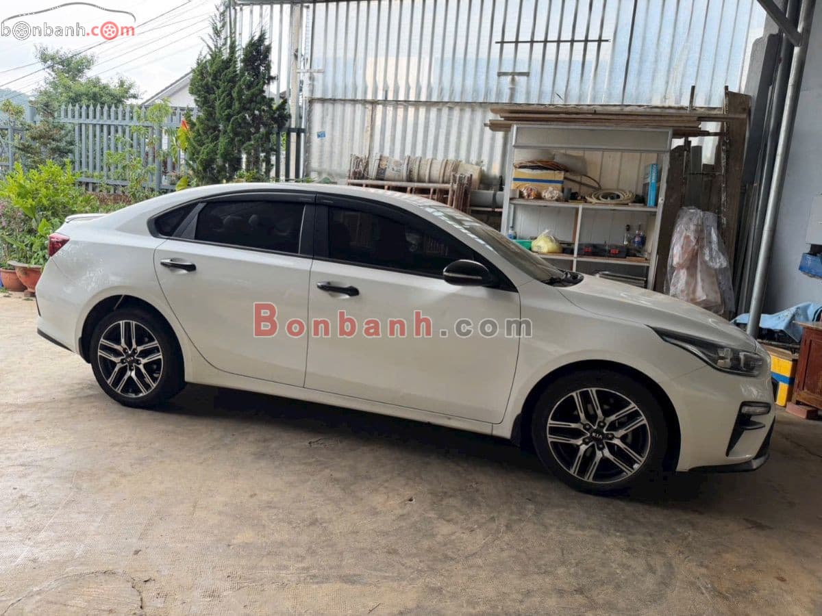 2019 Kia Cerato 1.6 MT - Image 1