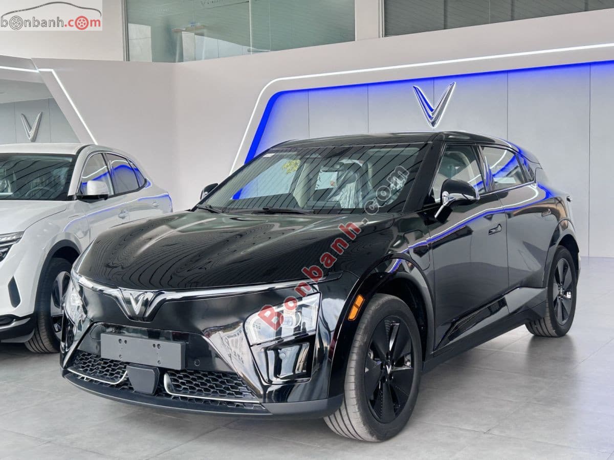 2026 VinFast VF7 Eco