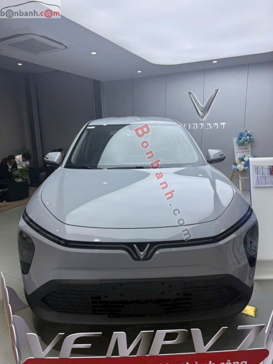 2026 VinFast VF MPV 7 AT