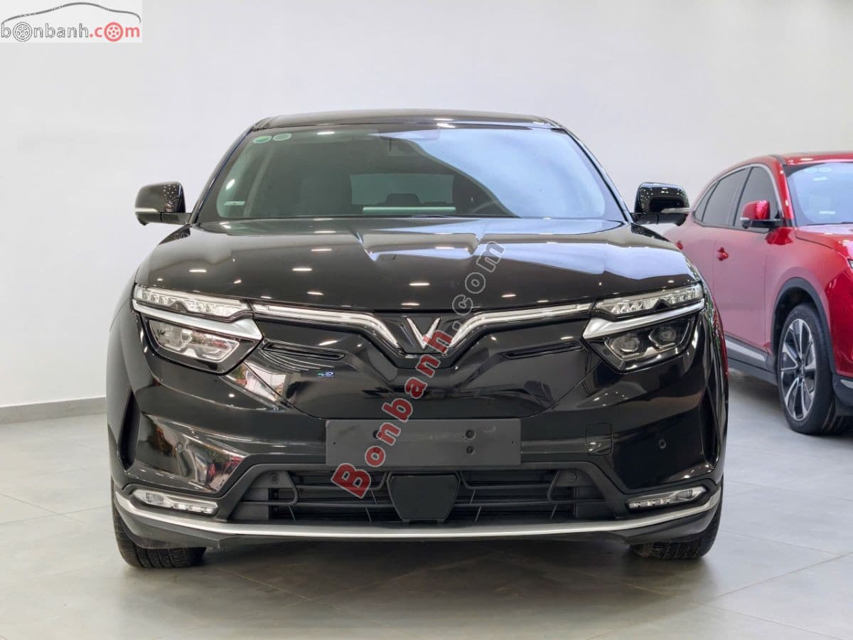 2026 VinFast VF8 Eco