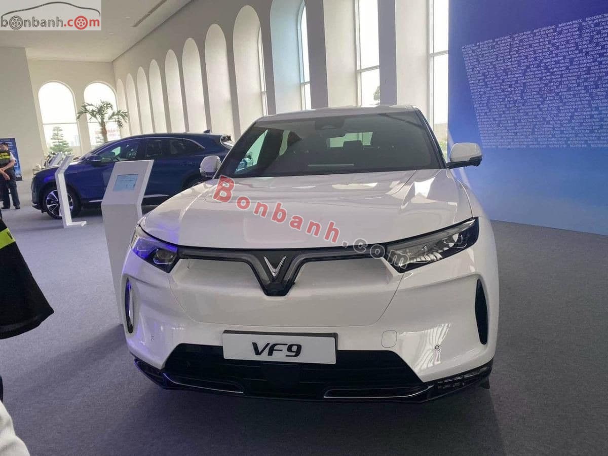 2026 VinFast VF9 Eco