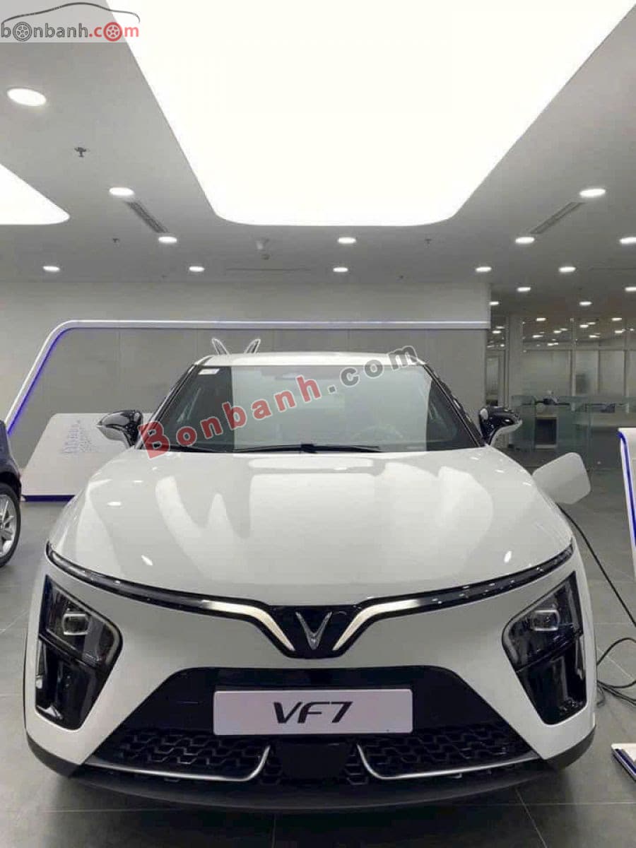 2026 VinFast VF7 Plus AWD