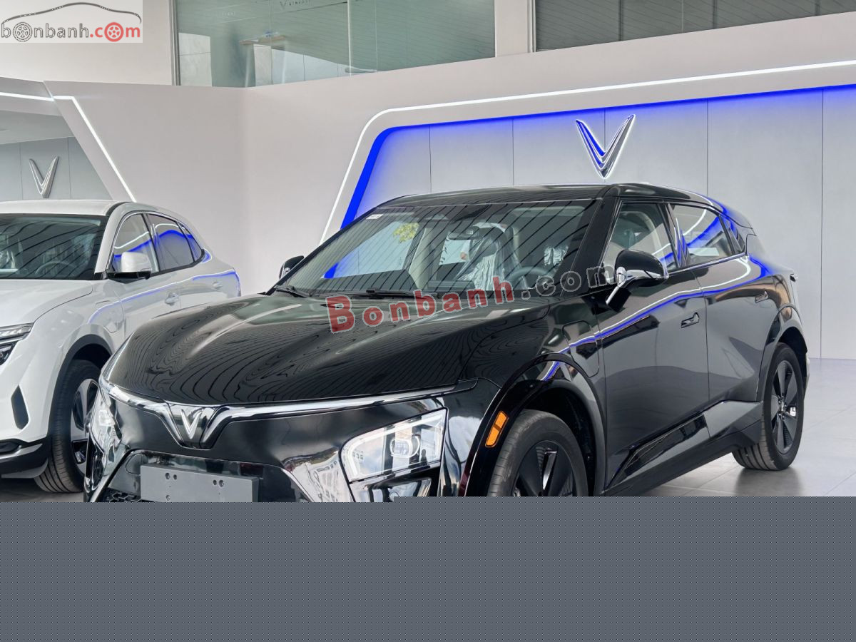 2026 VinFast VF7 Eco