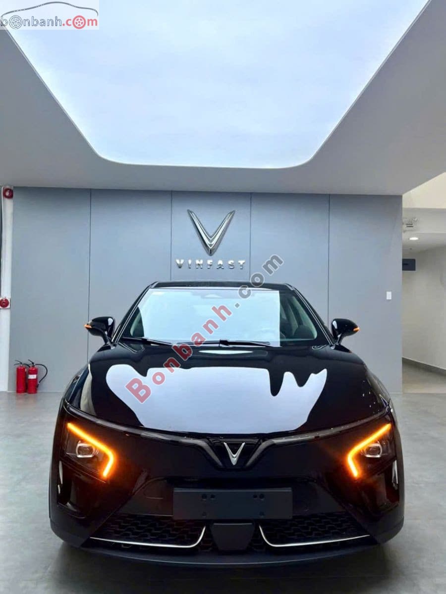 2026 VinFast VF7 Plus