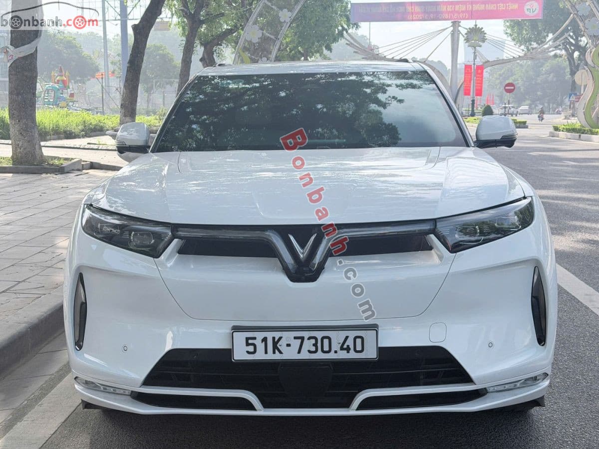 2023 VinFast VF9 Plus 6S