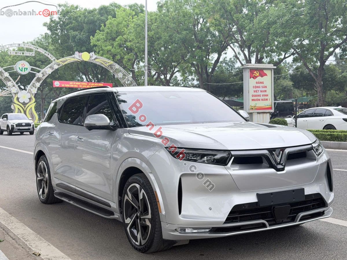 2023 VinFast VF9 Plus 6S
