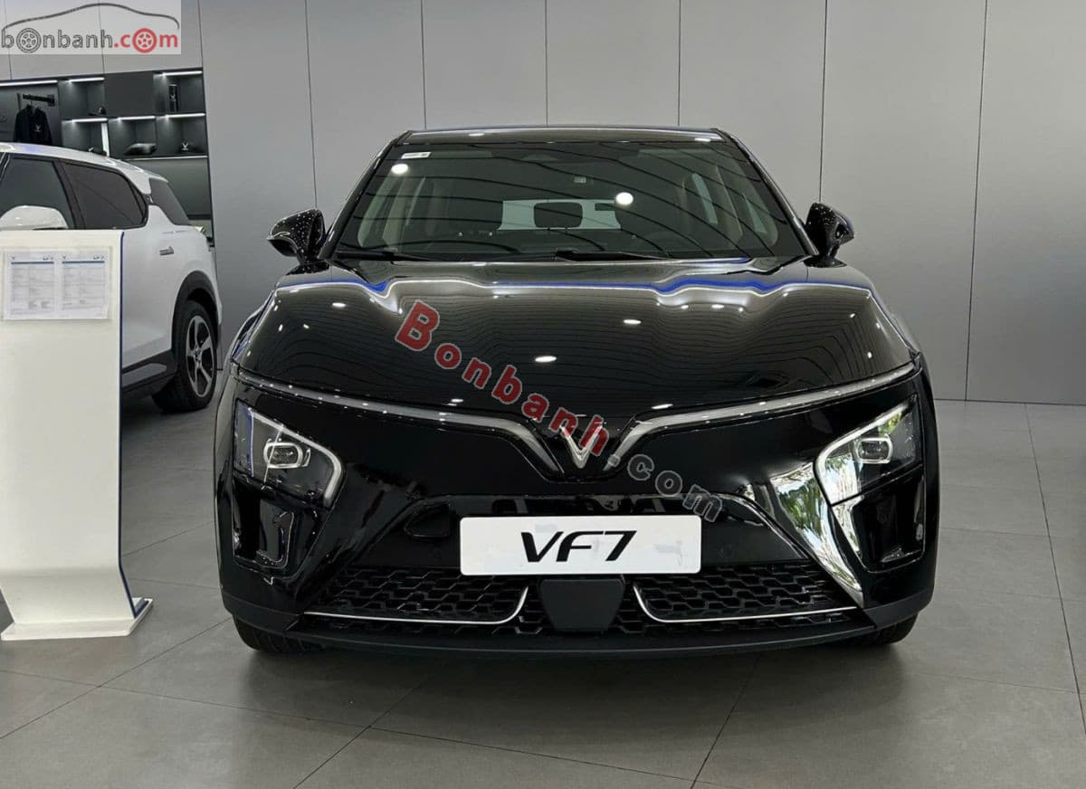 2026 VinFast VF7 Eco