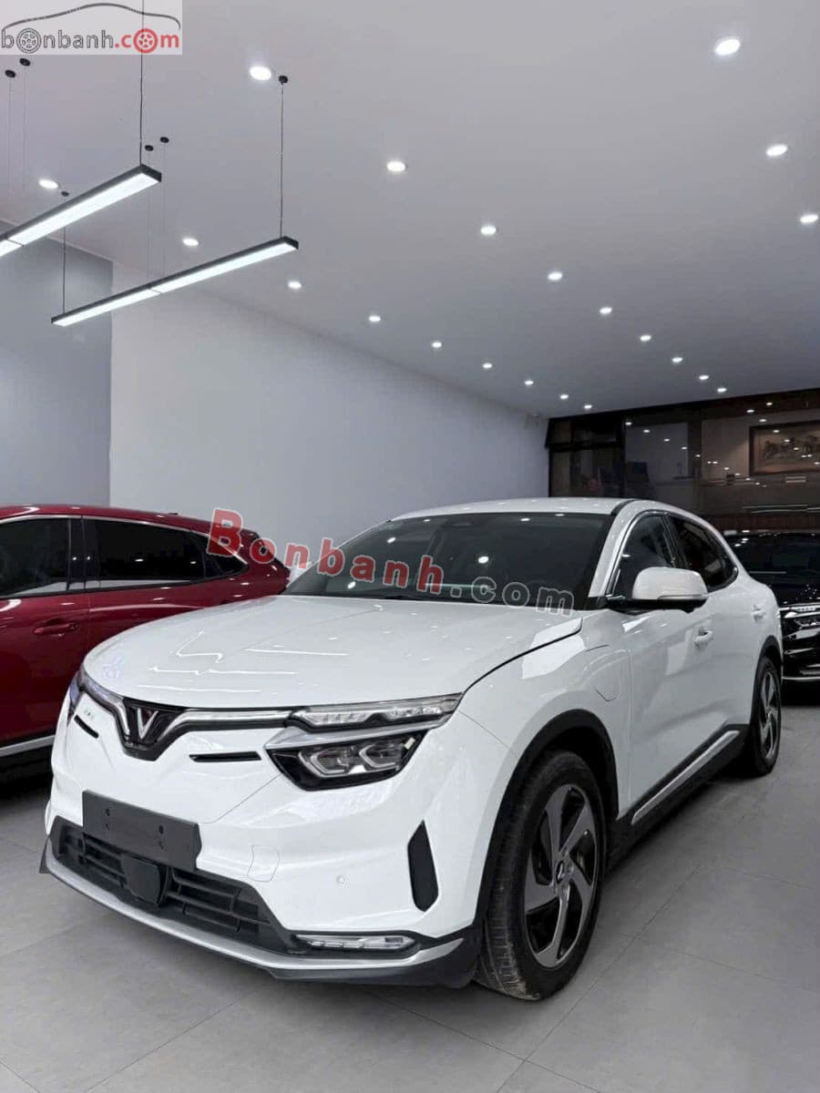 2023 VinFast VF8 Eco AWD